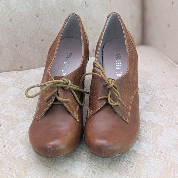 Chelsea Crew Shoes - Picture 2 of 5